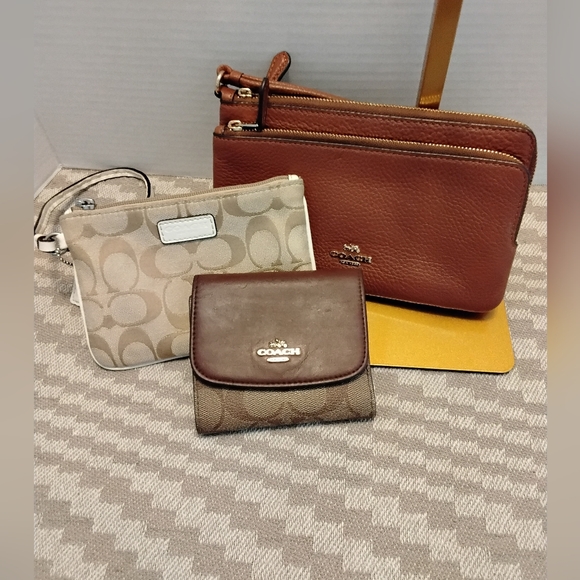 Coach Accessories - Coach bundle featuring a mix of classic signature and leather pieces